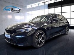Black sapphiremetallic (metallic) Gebraucht 2024 BMW 330e M Sport Kombi | 43.999 € (Fairer Preis)