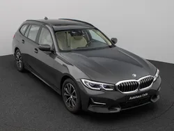 Grau Gebraucht 2022 BMW 320 Luxury Line Limousine | 31.999 € (Guter Preis)