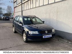 Blau Gebraucht 2000 VW Passat Comfortline Kombi | 2.500 € (Fairer Preis)