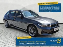 Grau Gebraucht 2022 BMW 320 Advantage Kombi | 30.750 € (Guter Preis)