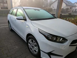 Weiß Gebraucht 2024 Kia Ceed Sportswagon Kombi | 21.750 € (Superpreis)