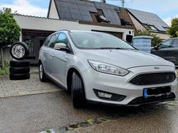 Silber Gebraucht 2018 Ford Focus Kombi | 8.600 €