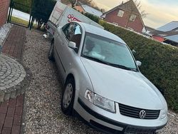 Silber Gebraucht 2000 VW Passat Edition Limousine | 600 € (Superpreis)