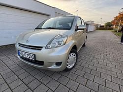 Gelb Gebraucht 2009 Daihatsu Sirion Kleinwagen | 2.150 € (Guter Preis)