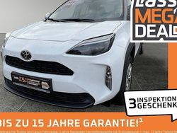 Weiß Gebraucht 2024 Toyota Yaris Hybrid Business Edition Limousine | 23.980 € (Etwas zu teuer)