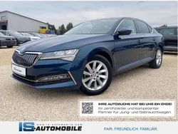 Modra lava/lava blau Gebraucht 2023 Skoda Superb Style Limousine | 28.499 € (Superpreis)