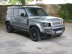 Grau Gebraucht 2022 Land Rover Defender Dynamic SUV | 63.900 € (Fairer Preis)