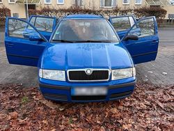 Blau Gebraucht 2002 Skoda Octavia Kombi | 1.350 € (Etwas zu teuer)