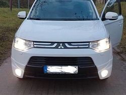 Weiß Gebraucht 2013 Mitsubishi Outlander SUV | 9.200 € (Fairer Preis)