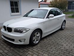 Weiß Gebraucht 2011 BMW 118 Coupé Coupé | 5.800 € (Superpreis)
