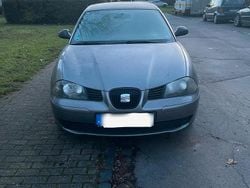 Grau Gebraucht 2004 Seat Ibiza Limousine | 500 € (Superpreis)
