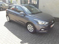 Grau Gebraucht 2019 Hyundai i20 Pure Limousine | 9.999 € (Fairer Preis)