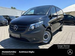 Obsidianschwarz (metallic) Gebraucht 2022 Mercedes Vito Van / Kleinbus | 28.381 € (Fairer Preis)