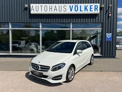Weiß Gebraucht 2016 Mercedes B180 Urban Van / Kleinbus | 15.500 € (Guter Preis)