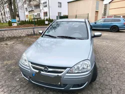 Grau Gebraucht 2005 Opel Corsa Edition Kleinwagen | 1.850 € (Fairer Preis)