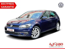 Blau Gebraucht 2017 VW Golf VII Highline Limousine | 19.950 € (Etwas zu teuer)