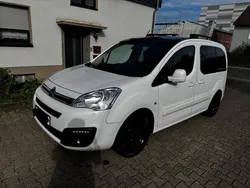 Weiß Gebraucht 2017 Citroën Berlingo Shine Van / Kleinbus | 8.800 € (Fairer Preis)