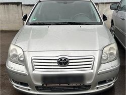 Silber Gebraucht 2005 Toyota Avensis Kombi | 3.800 € (Etwas zu teuer)