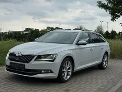 Weiß Gebraucht 2016 Skoda Superb Style Kombi | 10.999 € (Superpreis)