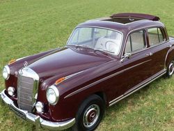 Marone Gebraucht 1956 Mercedes 220 Limousine | 64.000 €