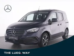 Cavansitblau metallic Gebraucht 2024 Mercedes T180 Progressive Van / Kleinbus | 33.345 € (Teuer)