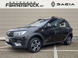 Perlmuttschwarz Gebraucht 2020 Dacia Sandero Celebration Limousine | 11.490 € (Fairer Preis)