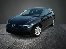 Schwarz Gebraucht 2021 VW Golf VIII Life Limousine | 15.950 € (Fairer Preis)