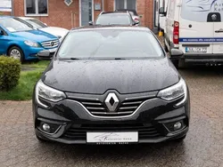 Schwarz Gebraucht 2016 Renault Mégane IV Bose Edition Limousine | 10.890 € (Fairer Preis)