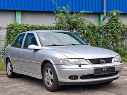 Silber Gebraucht 2002 Opel Vectra Limousine | 1.650 € (Fairer Preis)