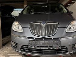 Grau Gebraucht 2008 Lancia Musa Van / Kleinbus | 2.500 € (Fairer Preis)