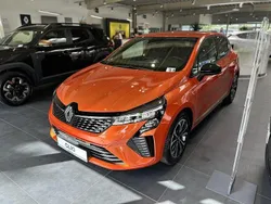 Valenciaorange metallic Neu 2025 Renault Clio V Techno Limousine | 21.190 € (Fairer Preis)