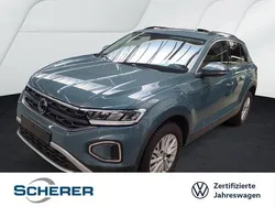 Blau (metallic) Gebraucht 2024 VW T-Roc Life SUV | 22.600 € (Guter Preis)