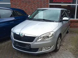 Silber Gebraucht 2011 Skoda Fabia Ambiente Limousine | 3.900 € (Fairer Preis)