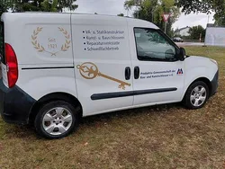 Weiß Gebraucht 2013 Opel Combo Edition Van / Kleinbus | 3.950 € (Guter Preis)