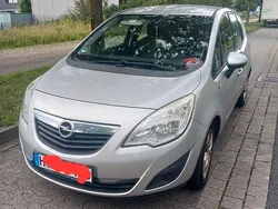 Silber Gebraucht 2013 Opel Meriva Active Van / Kleinbus | 5.600 € (Fairer Preis)