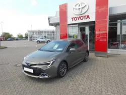 Braun Gebraucht 2023 Toyota Corolla Team Limousine | 29.990 € (Teuer)
