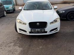 Weiß Gebraucht 2014 Jaguar XF Limousine | 10.500 €