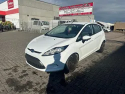 Weiß Gebraucht 2011 Ford Fiesta Trend Kleinwagen | 2.499 € (Fairer Preis)
