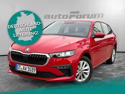 Velvet rot metallic Gebraucht 2024 Skoda Scala Selection Kleinwagen | 25.970 € (Etwas zu teuer)