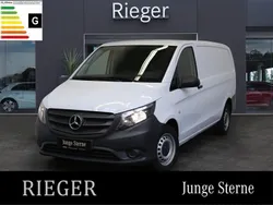 Weiß Gebraucht 2022 Mercedes Vito Van / Kleinbus | 28.863 €