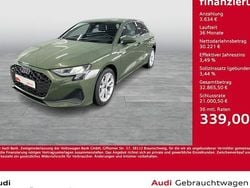 Grün Gebraucht 2024 Audi A3 Ambiente Limousine | 33.855 € (Guter Preis)