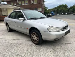 Silber Gebraucht 1999 Ford Mondeo Ghia Limousine | 990 € (Guter Preis)