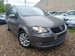 Grau Gebraucht 2010 VW Touran Freestyle Van / Kleinbus | 4.650 € (Guter Preis)