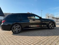 Schwarz Gebraucht 2022 BMW 320 M Sport Kombi | 32.999 € (Guter Preis)