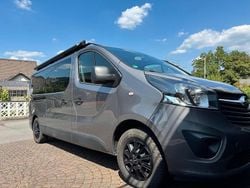 Grau Gebraucht 2016 Opel Vivaro Van | 26.500 €