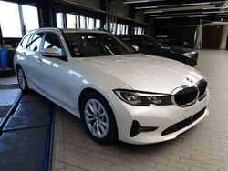 Mineralweiss metallic Gebraucht 2020 BMW 320e Kombi | 19.790 € (Fairer Preis)