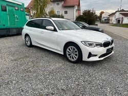 Weiß Gebraucht 2022 BMW 320 Limousine | 26.300 € (Guter Preis)