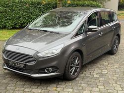 Grau Gebraucht 2019 Ford S-MAX Titanium Van / Kleinbus | 10.500 € (Fairer Preis)