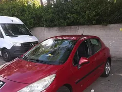 Rot Gebraucht 2009 Peugeot 207 Kleinwagen | 1.750 € (Guter Preis)