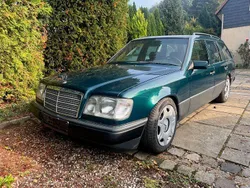 Grün Gebraucht 1995 Mercedes E250 Kombi | 11.800 €